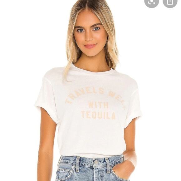 NWT WILDFOX Travels well with Tequila T-Shirt M - Picture 2 of 3